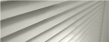 Persiana veneciana color gris cálido